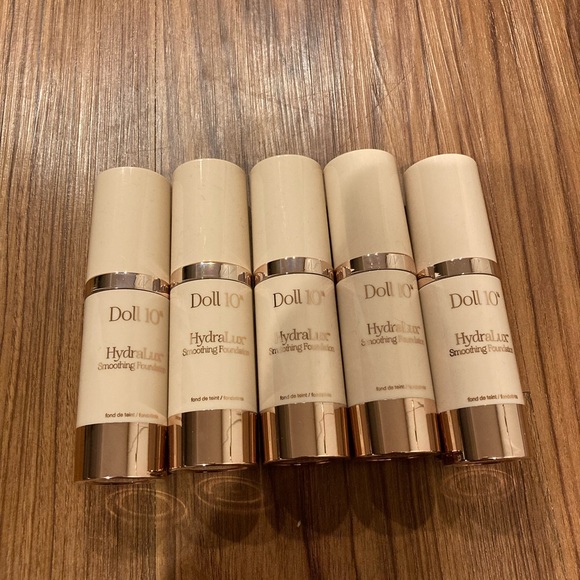 Doll 10 Other - Doll 10 Hydralux Smoothing Foundation Shade Deep